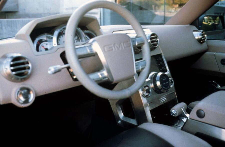  GMC Terradyne Concept 2000 года  (фото 11 из 22)